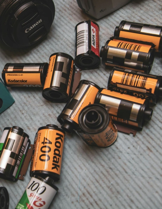 black and brown camera lens